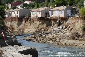 Inondations du Var - érosion des berges de la Nartuby Inondations du Var - érosion des berges de la Nartuby
