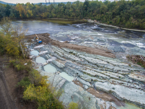 Travaux restauration continuité écologique seuil des Madeleines sur Allier ©NGE